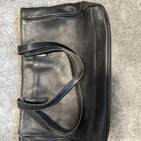Black leather Coach Purse - Picture 1 of 3